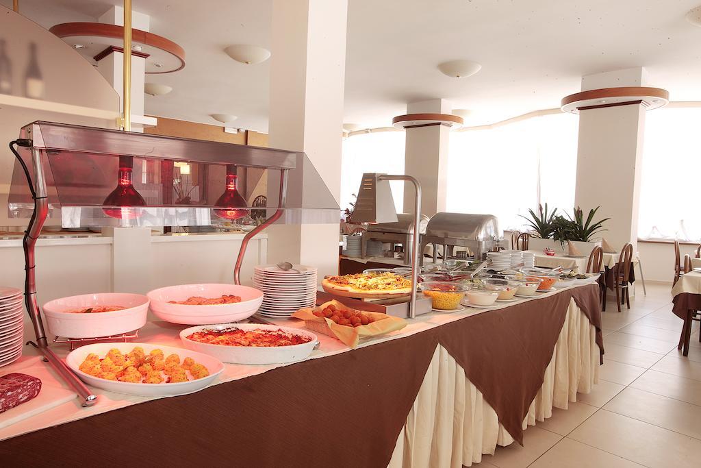 Gallia Club Hotel 切塞纳蒂科 外观 照片