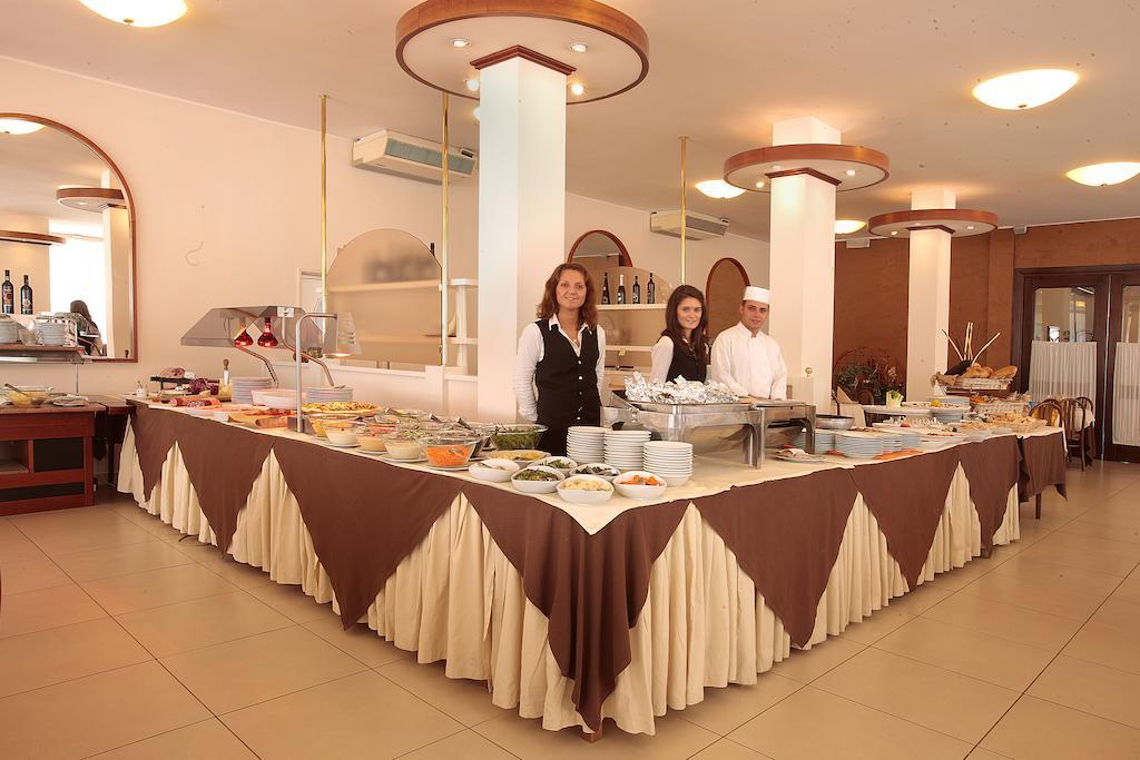 Gallia Club Hotel 切塞纳蒂科 外观 照片
