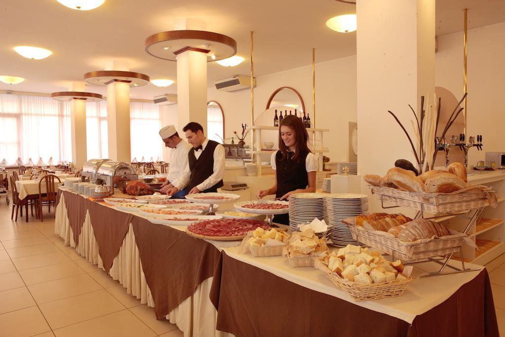 Gallia Club Hotel 切塞纳蒂科 外观 照片